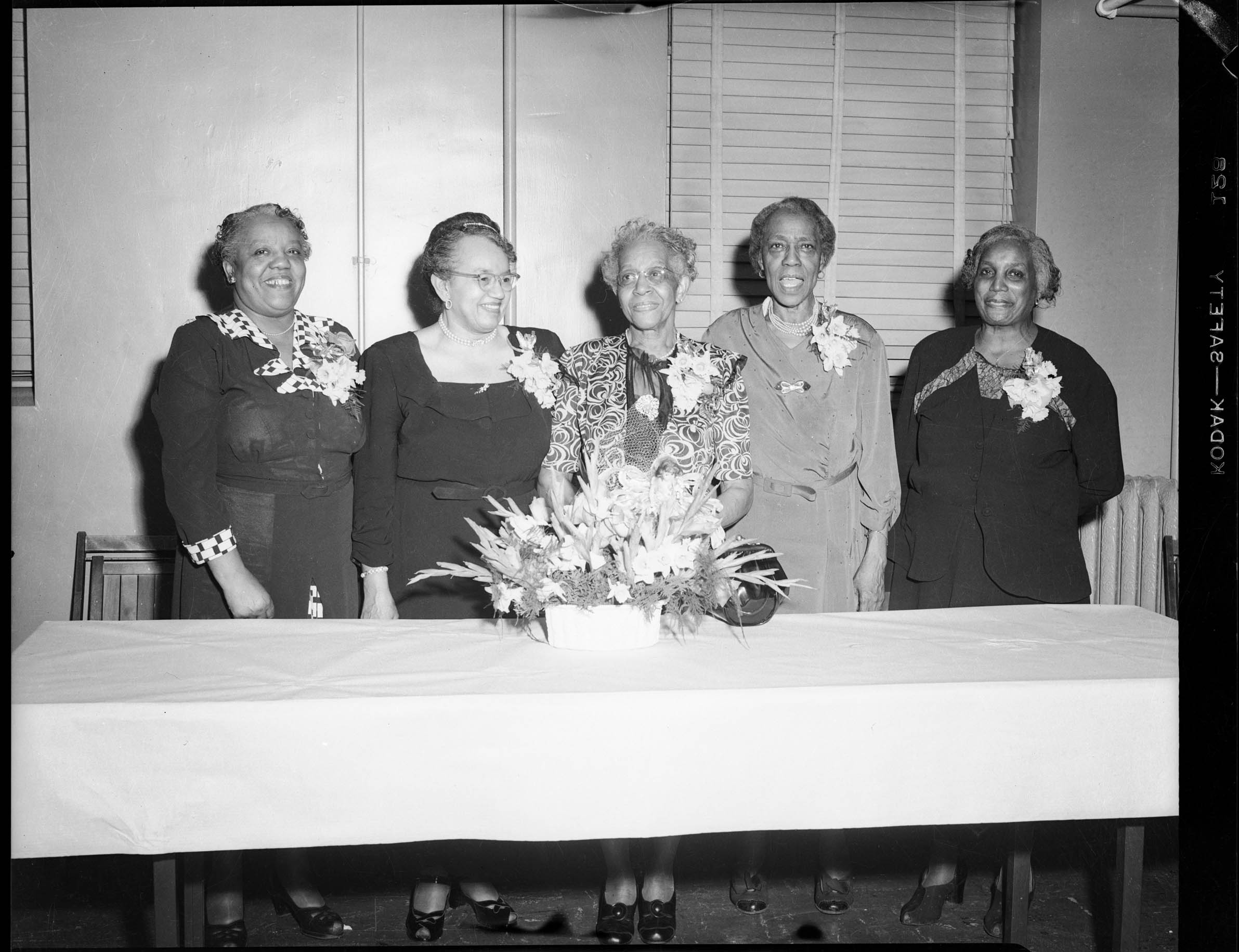 Group portrait of members of Grand Court of Deliberation, Daughters of