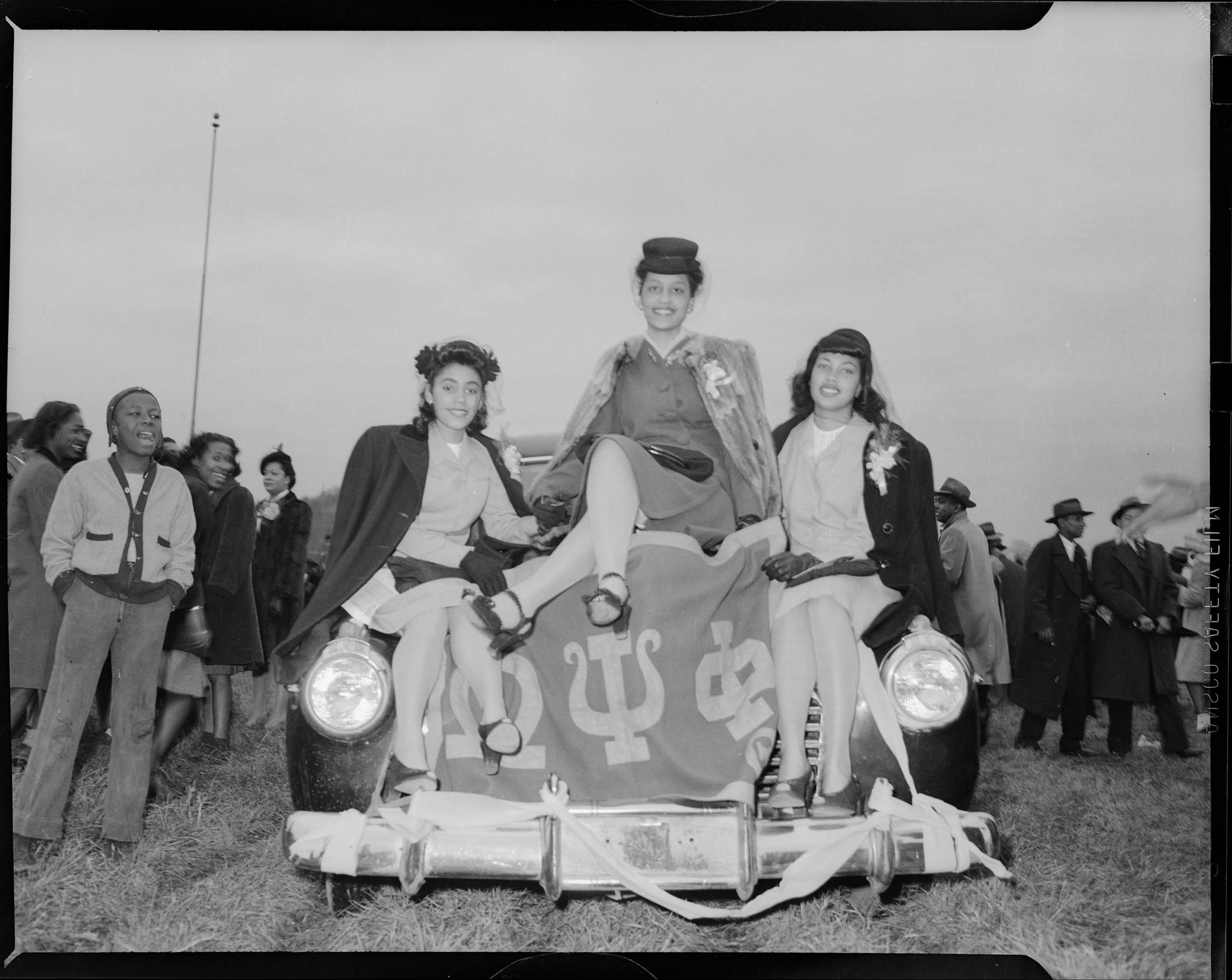 vintage omega psi phi