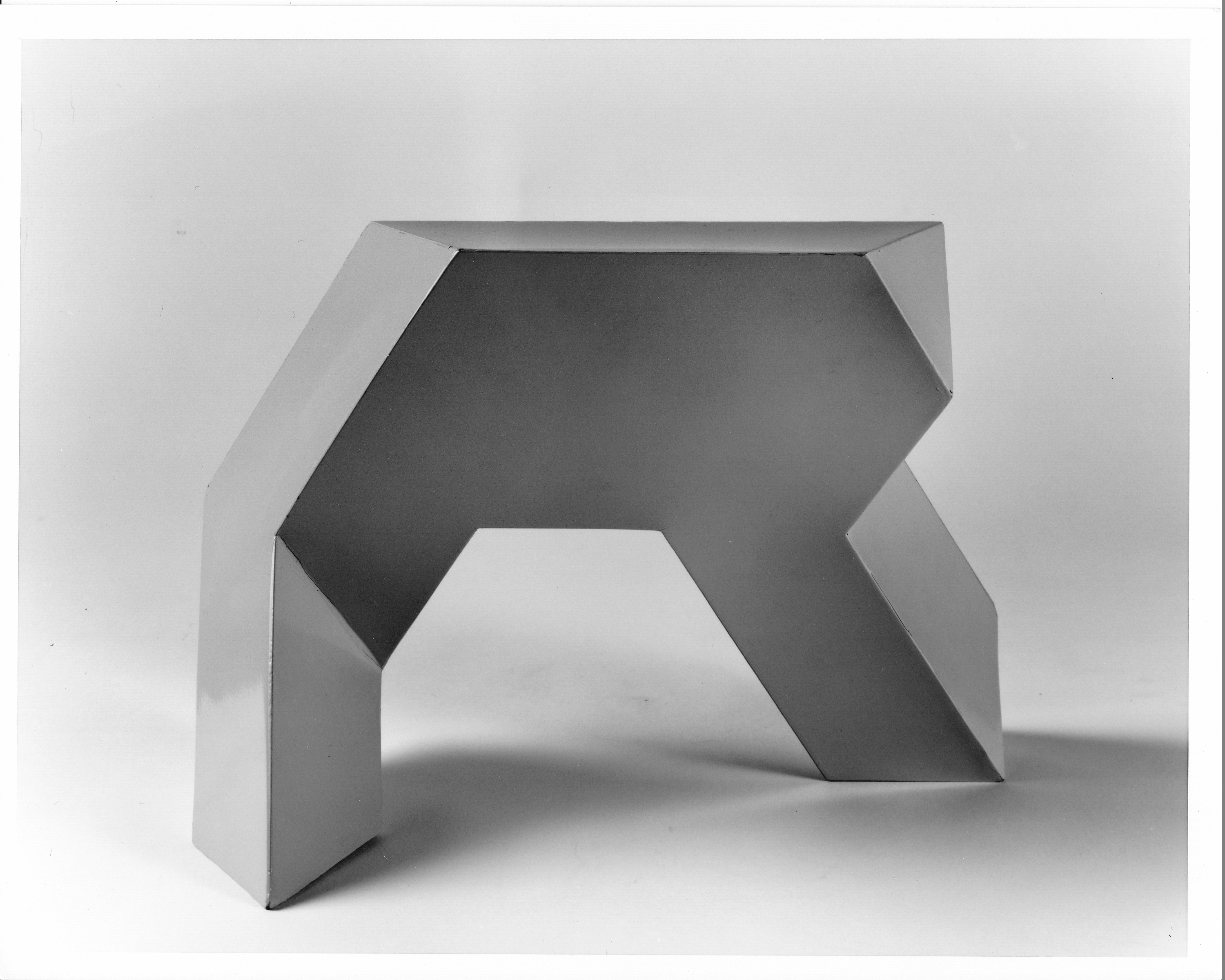 アート・デザイン・音楽 TONY GARNIER CONSTRUCTEUR ET UTOPISTE A Knotted Octopus Carved Directly into Two Pianos Entwines Maskull